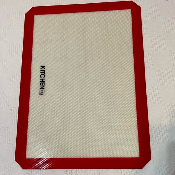 RED SILICONE BRAND NEW BAKING MATS SET - Picture 3 of 10